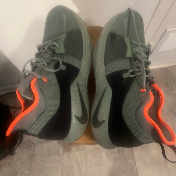 Nike Gray and Orange Athletic Shoes with Sleek Design - Picture 1 of 7